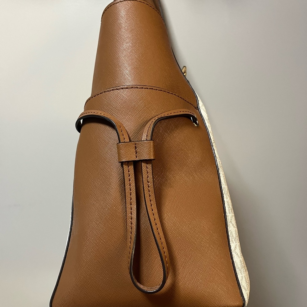 Michael Kors Tan and Cream Signature Tote - Picture 6 of 7